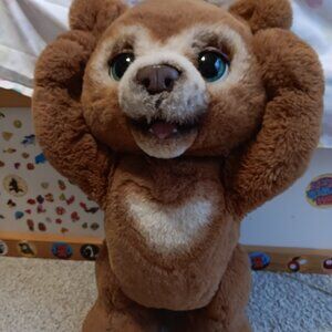 Cubby the curious bear / Fur real pets / interactive toy